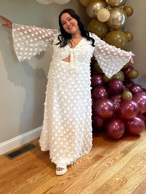 Elegant White Plus Size Maxi Dress